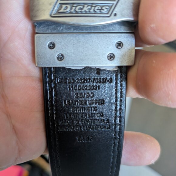 Dickies Reversible (black/brown) Leather Belt size 36/90 (good for 34 in waist). - Picture 2 of 5